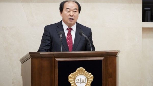 20191126 제238회 제2차 정례회 시정질문(9)-김운봉 의원.jpg