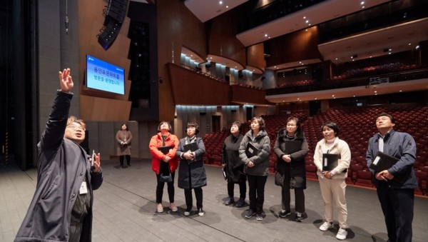 20191128 행정사무감사 현지확인(문화복지위원회)(4)-포은아트홀.jpg