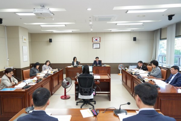 20191128 제238회 제2차 정례회 행감 2일차(2)-경제환경위원회.jpg