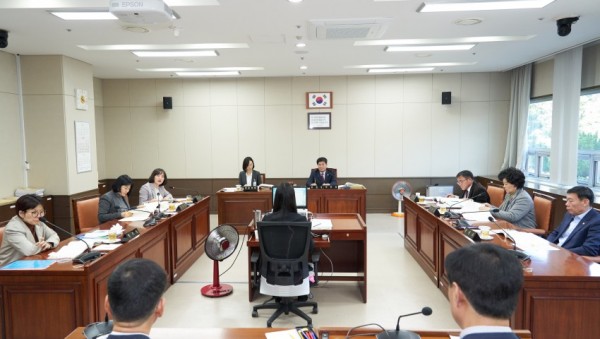 20191128 제238회 제2차 정례회 행감 2일차(2)-경제환경위원회.jpg