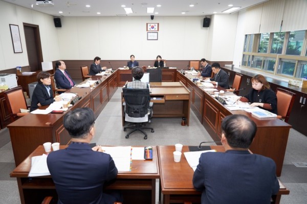 20191202 제238회 제2차 정례회 행감 6일차(1)-자치행정위원회.jpg