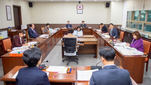 제238회 제2차 정례회 행감 7일차(1)-자치행정위원회.JPG