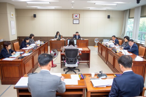 제238회 제2차 정례회 행감 7일차(3)-경제환경위원회.JPG