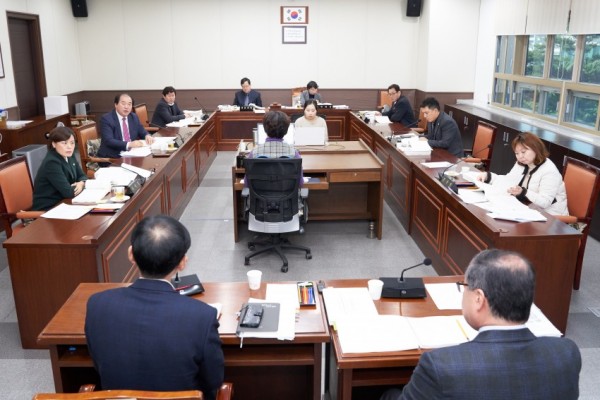 20191204 제238회 제2차 정례회 행감 8일차(1)-자치행정위원회.jpg