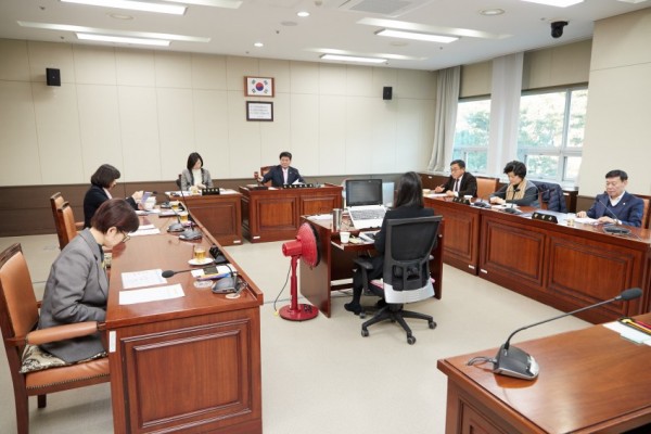 20191205 제238회 제2차 정례회 행감 9일차(3)-경제환경위원회.jpg