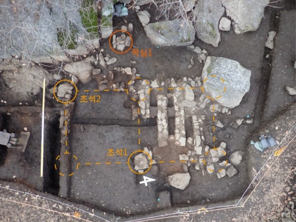 건물지 전체 조사 중전경.jpg