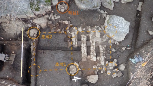 건물지 전체 조사 중전경.jpg