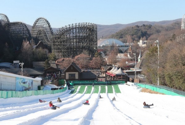 에버랜드 눈썰매장 스노우 버스터_레이싱 코스.jpg