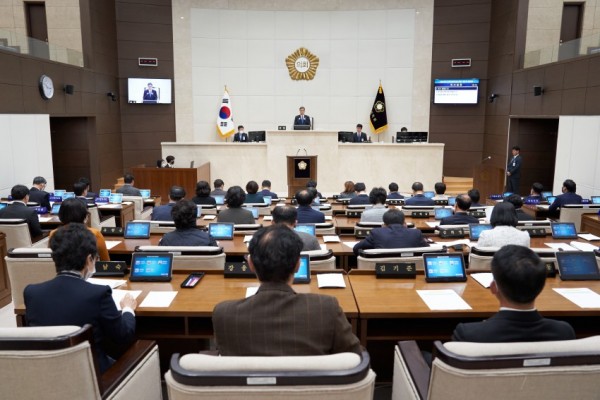 20200423 용인시의회, 제243회 임시회 개회.jpg