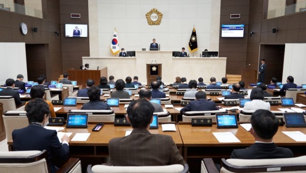 20200423 용인시의회, 제243회 임시회 개회.jpg