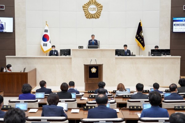 20200427 용인시의회, 제243회 임시회 폐회.jpg