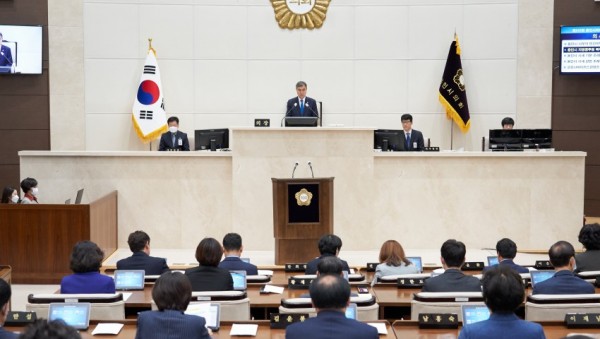 20200427 용인시의회, 제243회 임시회 폐회.jpg