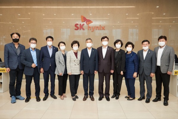 20200603 용인시의회, SK하이닉스 이천 캠퍼스 방문(1).jpg