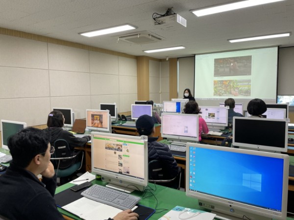 8. 용인특례시가 농업인 무료 정보화교육을 한다 (1).JPG