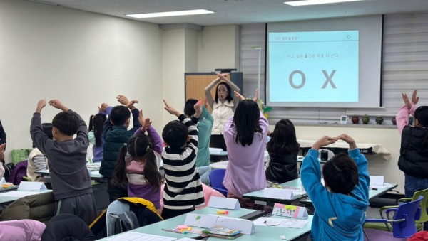 6. 용인특례시가 겨울방학을 맞아 준비한 어린이 정리수납 교실 모습.jpeg