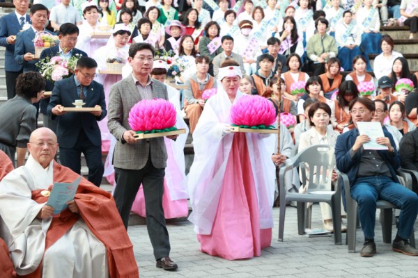 2-1. 지난 4일 용인특례시청 야외음악당에서 열린 