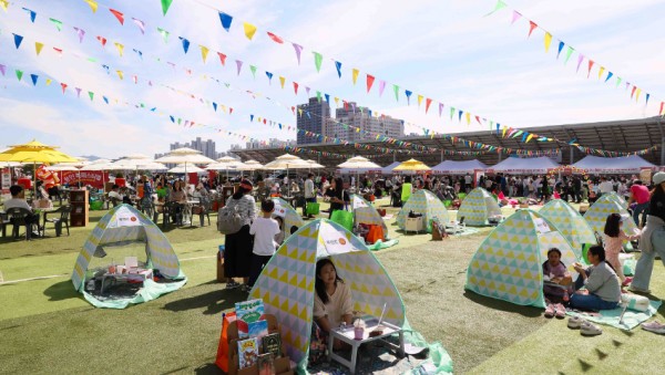 1-1. 용인특례시는 5일 시청 광장에서 제6회 용인 북페스티벌을 개최했다 (3).jpg