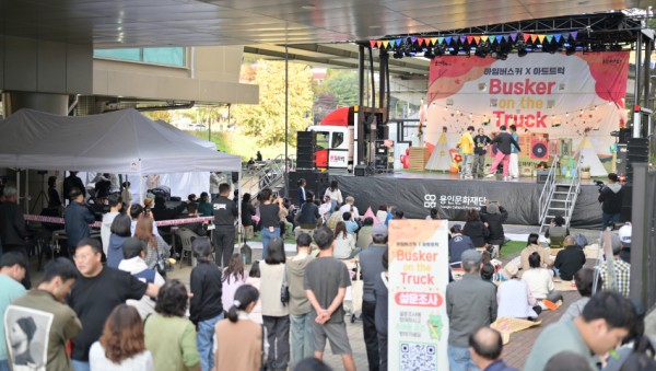 버스커 온 더 트럭_사진1.JPG