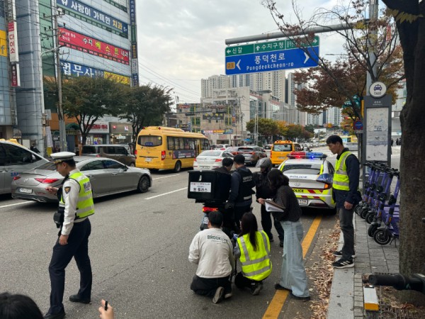 10. 용인특례시는 기흥구 신갈동 및 수지구 풍덕천동 일대 이륜차 불법행위 근절을 위한 합동 단속을 진행했다. (1).jpeg
