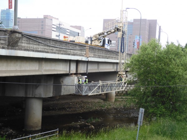 6-1. 용인특례시가 시민의 안전을 위해 도로구조물 안전점검과 성능평가를 올해까지 진행한다. (1).JPG