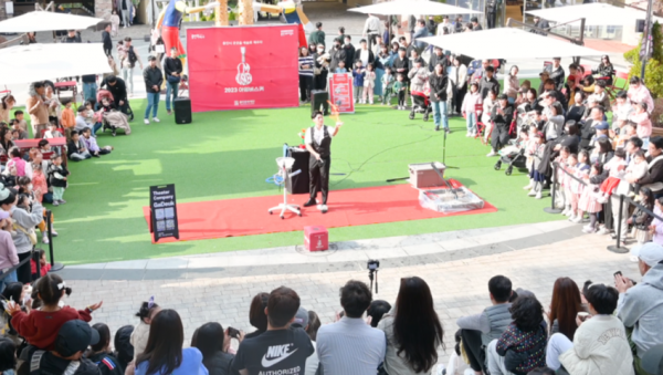 [사진자료] 용인문화재단 아임버스커 공연사진.png