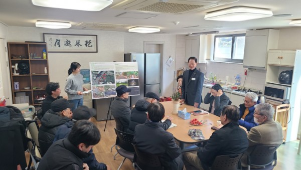 12. 보정동 경관녹지 산책로 정비공사 주민설명회.jpg