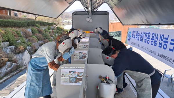 9-1. 용인특례시는 3월 31일부터 2일간 지역 농업인 25을 대상으로 용접기술교육을 진행했다.jpg