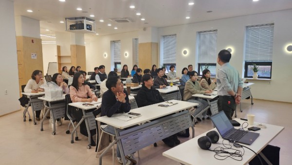 5. 용인특례시에서 지난해 진행한 아동학대 대응 컨퍼런스 모습.jpg