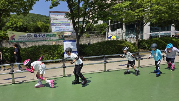 9. 유소년 체육 수업에 참여 중인 어린이들.jpg