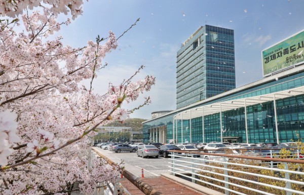 4. 용인특례시청사 전경 (1).JPG