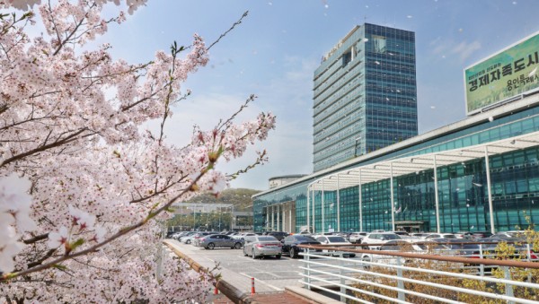 6. 용인특례시 청사 전경 (2).JPG