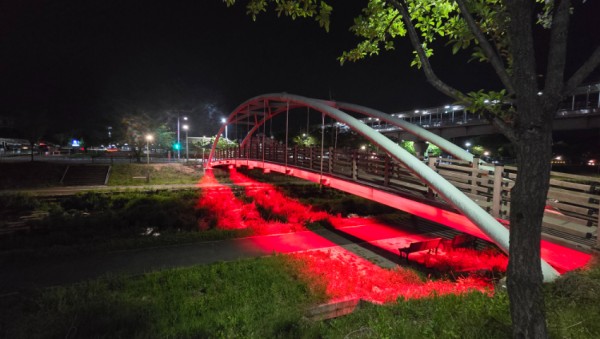 250515 12-1. 전대리 인도교에 설치된 LED 조명 전경.jpg