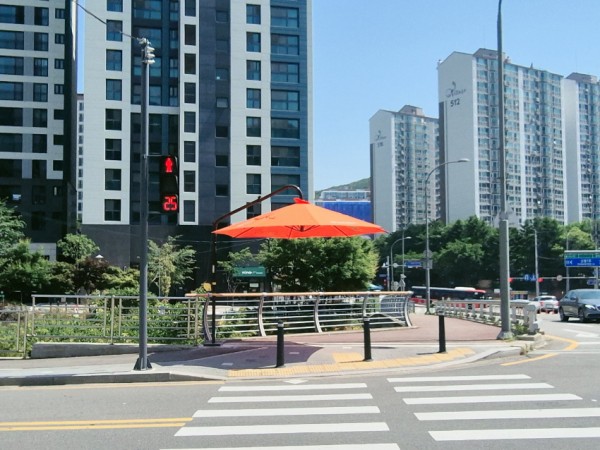 8. 수지구 주요도로 그늘막 설치.jpg