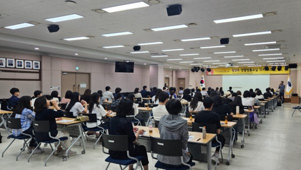 11. 수지 로스쿨 강의모습 (1).jpeg