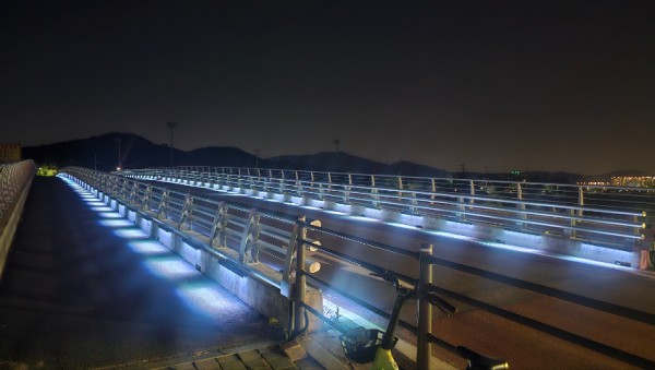 11-1. 경안천교에 설치한 야간 조명.jpg
