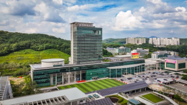 4. 용인특례시청 청사 전경.jpg