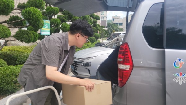 7-1. 처인구에 분당우리교회서 식료품 꾸러미 200개 기탁.jpeg