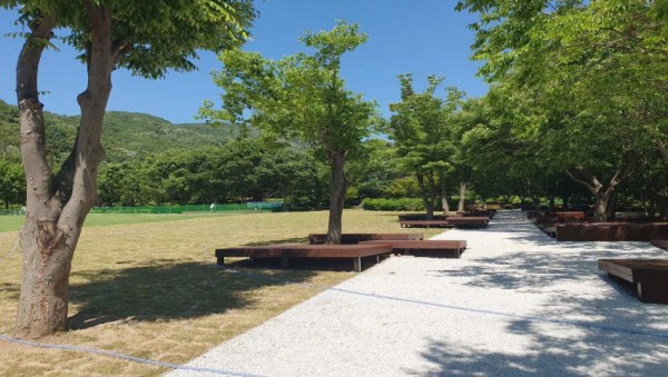 4-3. 용인자연휴양림 잔디광장 정비 완료한 모습.JPG