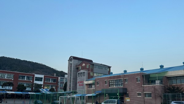 1. 용인특례시 처인구에 있는 용인중학교 전경.jpg