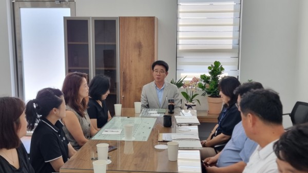 20250728 김윤선 위원장 유림2동 간담회.jpg