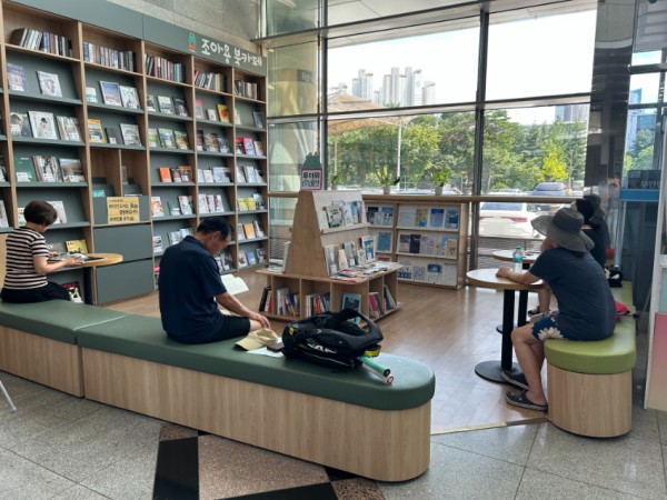 5. 기흥구는 지역내 행정복지센터와 구청 청사를 무더위쉼터로 지정했다.JPG