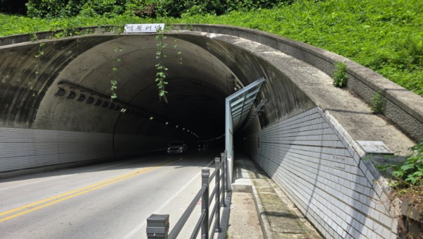 3. 용인특례시 처인구가 피난대피설비 설치를 마무리한 역북터널.JPG