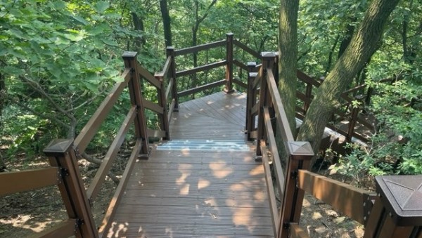 5-2. 용인특례시 처인구는 정광산~벌덕산의 급격사 구간을 정비했다.jpg