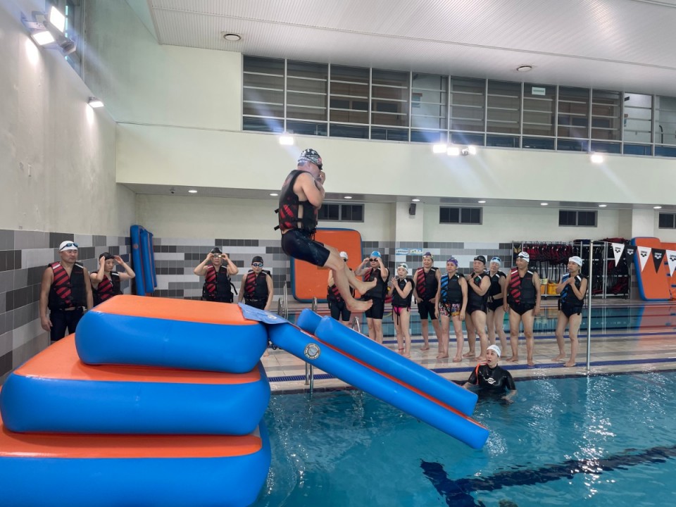 1-1. 용인특례시는 7월 21일부터 8월 14일까지 ‘시민 생존수영교육’을 운영했다..jpg