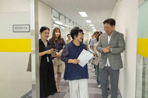 250819_사진자료2_용인특례시의회 장정순 의원, 동천청소년문화의집 개관 앞두고 시설 점검에 나서.jpg