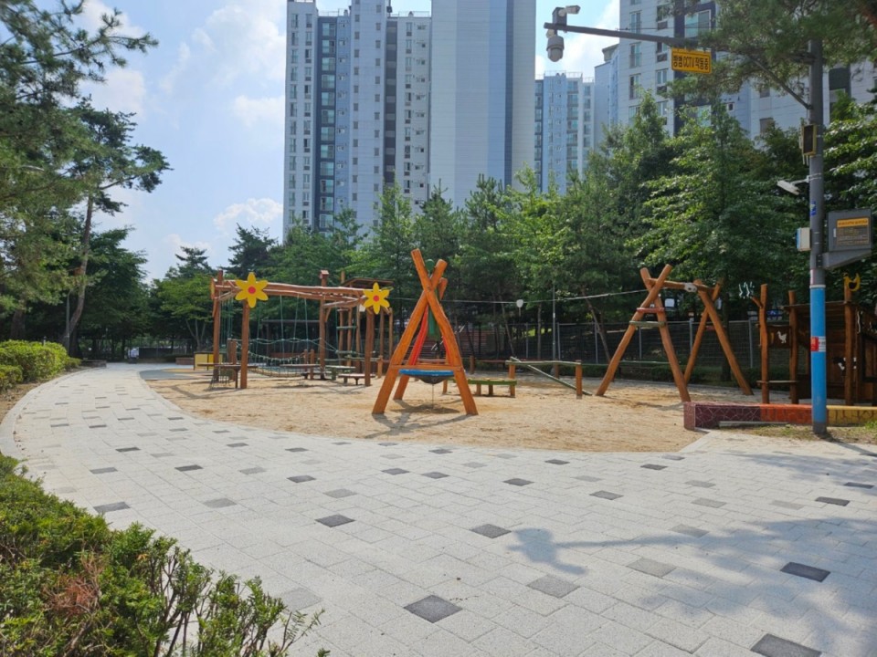 4-1. 삼가동 물방울어린이공원 ‘경기 아이누리놀이터’.jpg