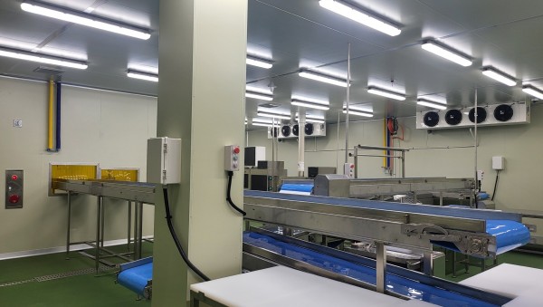 3-2. 용인특례시는 농업회사법인 가은MPC(주)와 함께 지역 특산물 성산포크 육성을 위한 가공시설을 준공했다..jpg