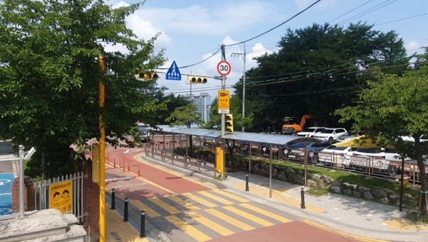 4-1. 용인특례시 수지구 소현초등학교 등하굣길의 캐노피를 복구했다.jpg
