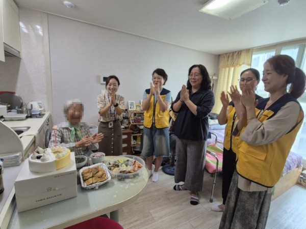 6-1. 기흥구 동백3동 지역사회보장협의체는 독거어르신 대상 