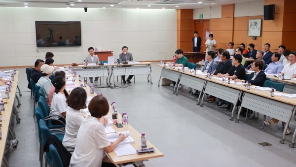 7-1. 26일 용인특례시청 비전홀에서 주민참여예산위원회 총회가 열렸다..JPG